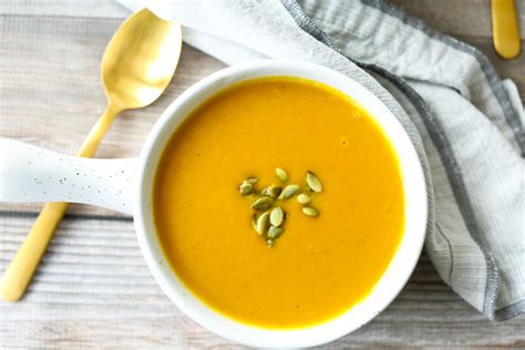 How does Pumpkin Bisque 12 oz fit into your Daily Goals - calories, carbs, nutrition