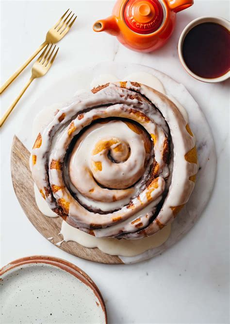 How does Pumpkin Spiced Cinnamon Rolls fit into your Daily Goals - calories, carbs, nutrition