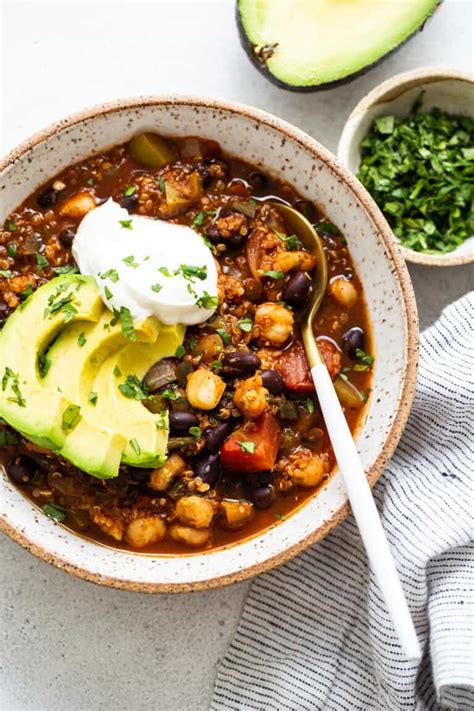 How does Quinoa and Black Bean Chili fit into your Daily Goals - calories, carbs, nutrition