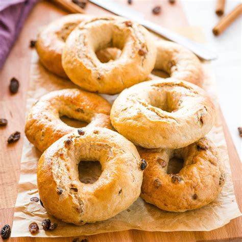 How does Raisin Bagel fit into your Daily Goals - calories, carbs, nutrition