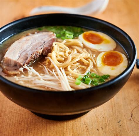 How does Ramen Bowl Pork Shoyu Tonkotsu fit into your Daily Goals - calories, carbs, nutrition