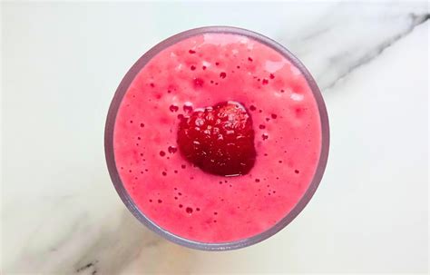 How does Raspberry Blast Frozen Smoothie fit into your Daily Goals - calories, carbs, nutrition