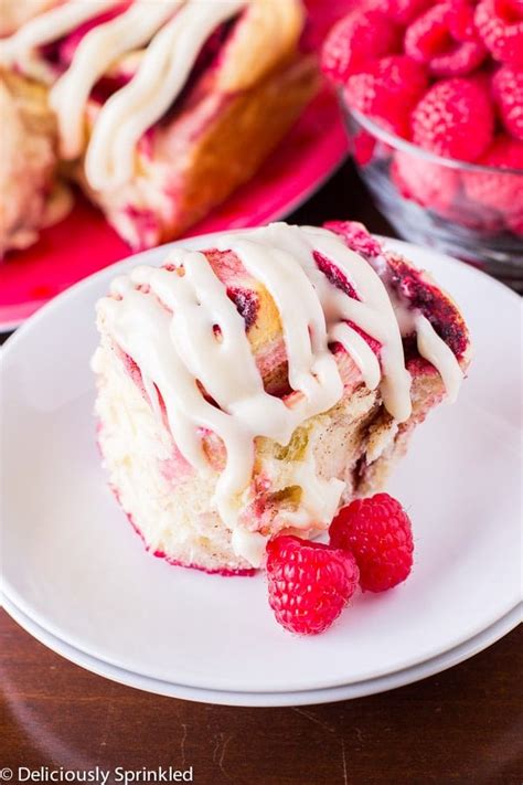 How does Raspberry Cinnamon Roll, with Frosting fit into your Daily Goals - calories, carbs, nutrition