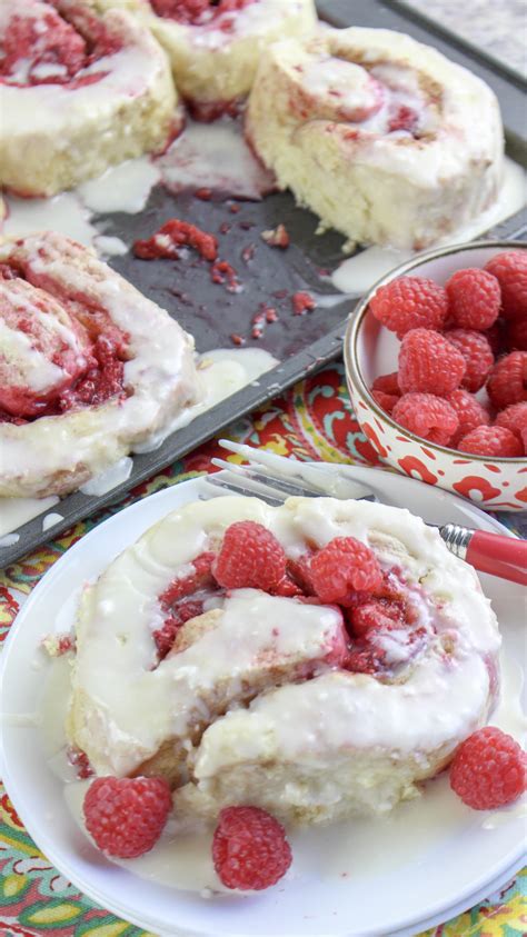 How does Raspberry Cinnamon Rolls fit into your Daily Goals - calories, carbs, nutrition