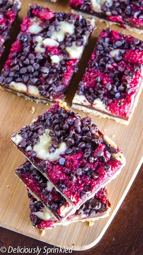 How does Raspberry Pastry Bar with Walnuts fit into your Daily Goals - calories, carbs, nutrition