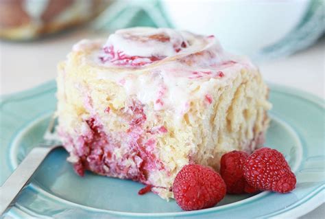 How does Raspberry Wholemeal Cream Roll fit into your Daily Goals - calories, carbs, nutrition