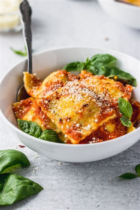 How does Ravioli Bowl fit into your Daily Goals - calories, carbs, nutrition