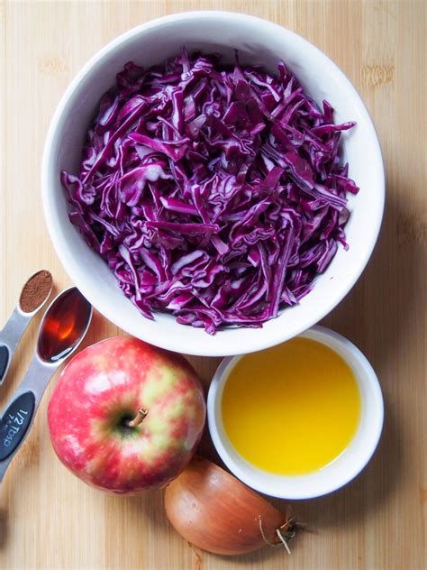 How does Red Cabbage with Apple & Onion fit into your Daily Goals - calories, carbs, nutrition