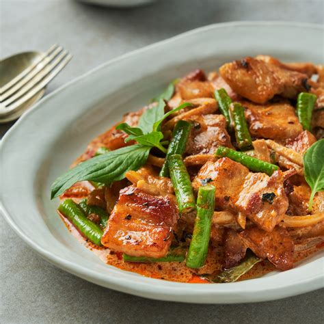 How does Red Curry Pork Stir Fry fit into your Daily Goals - calories, carbs, nutrition