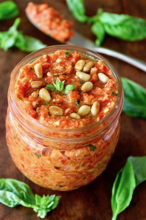 How does Red Pepper Pesto fit into your Daily Goals - calories, carbs, nutrition