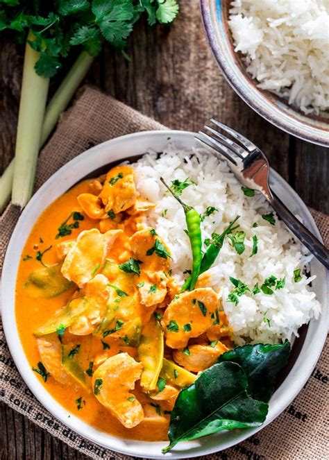 How does Red Thai Chicken Curry with Jasmine Rice fit into your Daily Goals - calories, carbs, nutrition