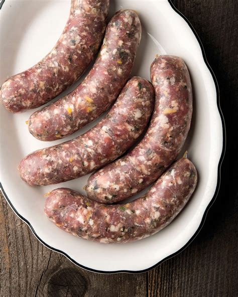 How does Red Wine and Garlic Chicken Sausage fit into your Daily Goals - calories, carbs, nutrition