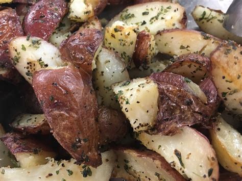 How does Redskin Potatoes with Herbs and Cream fit into your Daily Goals - calories, carbs, nutrition