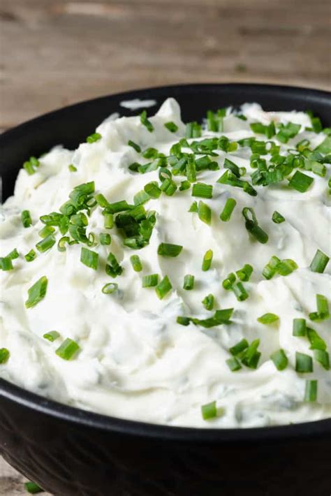 How does Reduced Fat Chive an Onion Cream Cheese fit into your Daily Goals - calories, carbs, nutrition