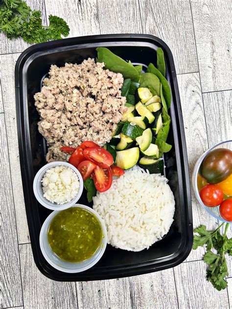How does Rice Bowl Turkey Pesto Cacciatore fit into your Daily Goals - calories, carbs, nutrition