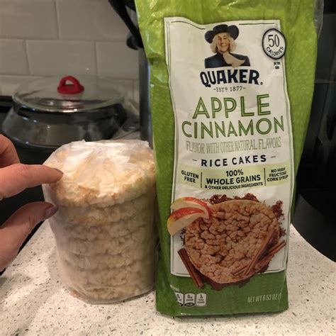 How does Rice Cakes (Apple) fit into your Daily Goals - calories, carbs, nutrition