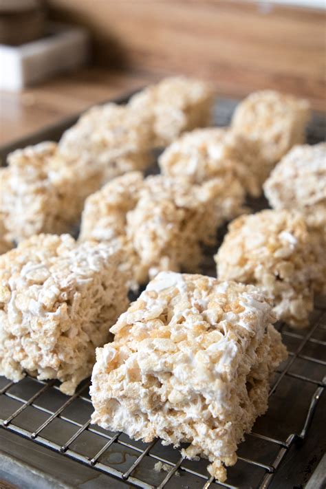 How does Rice Krispy Treat fit into your Daily Goals - calories, carbs, nutrition