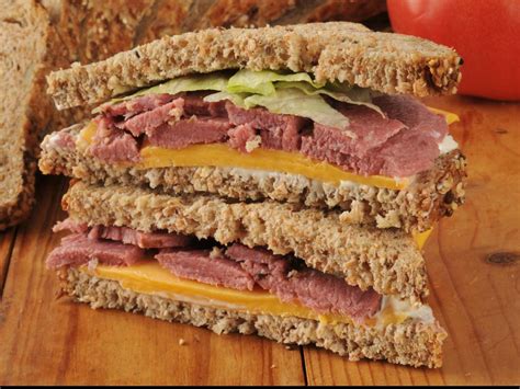 How does Roast Beef Cheddar Lite Wheat Bread (68753.0) fit into your Daily Goals - calories, carbs, nutrition