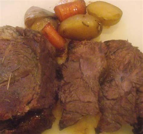 How does Roast Beef Jardiniere fit into your Daily Goals - calories, carbs, nutrition