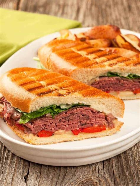 How does Roast Beef Pepper Jack Panini fit into your Daily Goals - calories, carbs, nutrition