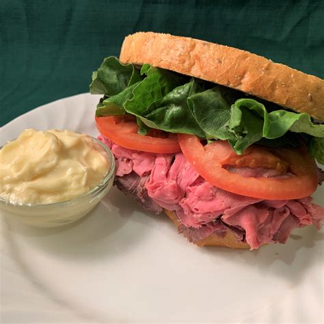 How does Roast Beef Sandwich on Wheat fit into your Daily Goals - calories, carbs, nutrition