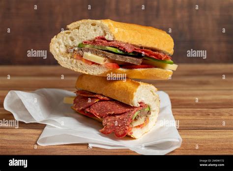 How does Roast Beef and Cheddar Baguette Boxed Lunch fit into your Daily Goals - calories, carbs, nutrition