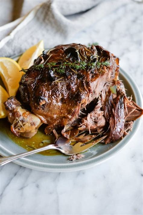 How does Roast Leg of Lamb fit into your Daily Goals - calories, carbs, nutrition