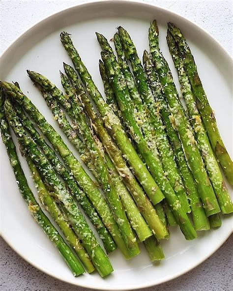 How does Roasted Asparagus fit into your Daily Goals - calories, carbs, nutrition