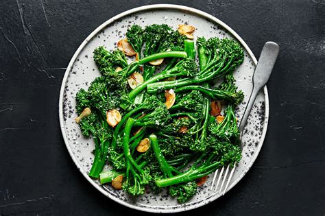 How does Roasted Garlic Broccolini fit into your Daily Goals - calories, carbs, nutrition