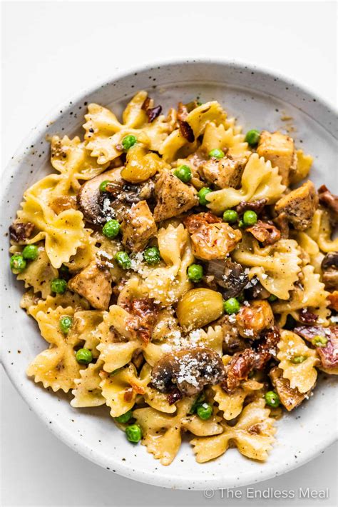 How does Roasted Garlic Chicken Farfalle fit into your Daily Goals - calories, carbs, nutrition