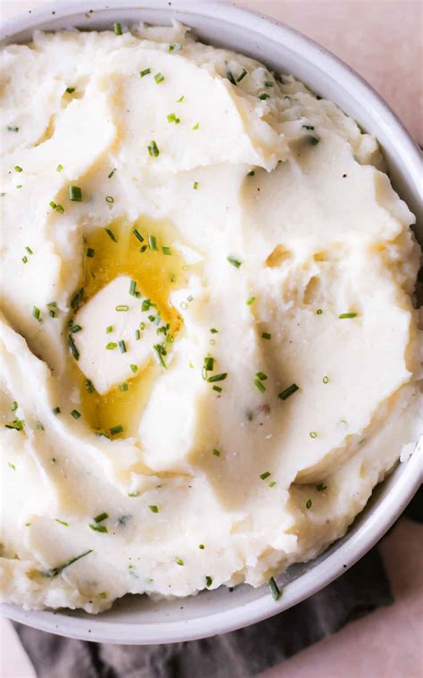 How does Roasted Garlic Whipped Potatoes fit into your Daily Goals - calories, carbs, nutrition