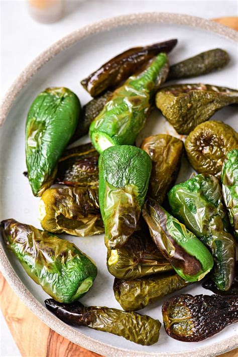 How does Roasted Jalapeno Peppers fit into your Daily Goals - calories, carbs, nutrition