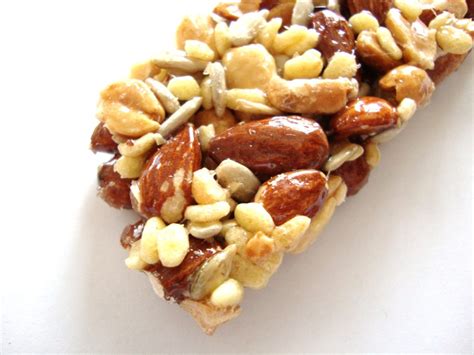 How does Roasted Nut Crunch Bar fit into your Daily Goals - calories, carbs, nutrition