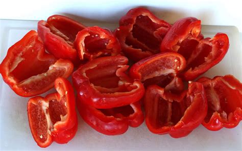 How does Roasted Red Peppers fit into your Daily Goals - calories, carbs, nutrition