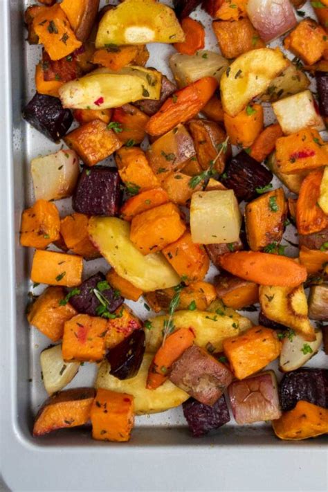 How does Roasted Root Vegetables fit into your Daily Goals - calories, carbs, nutrition