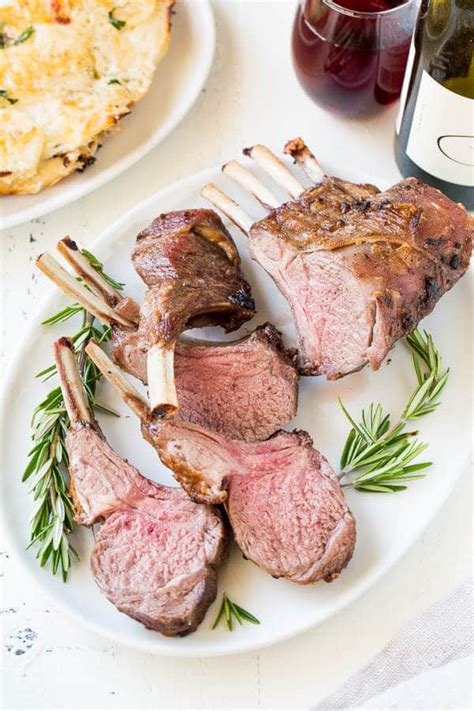 How does Roasted Rosemary Rack of Lamb fit into your Daily Goals - calories, carbs, nutrition