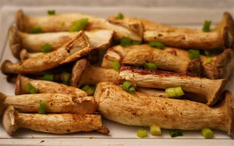 How does Roasted Royal Trumpet Mushrooms fit into your Daily Goals - calories, carbs, nutrition