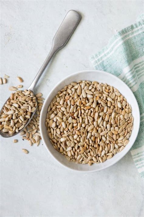 How does Roasted Sunflower Kernels fit into your Daily Goals - calories, carbs, nutrition