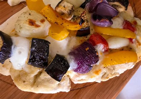 How does Roasted Veg and Mozzarella on Sub fit into your Daily Goals - calories, carbs, nutrition