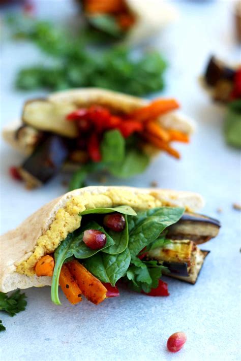 How does Roasted Vegetable Pita Pocket fit into your Daily Goals - calories, carbs, nutrition