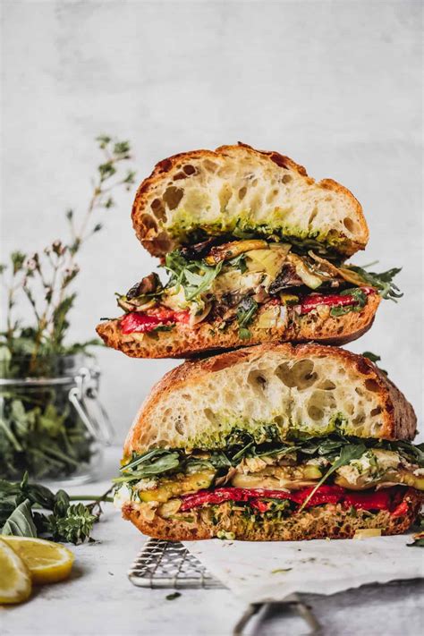 How does Roasted Vegetables on Sandwich Thin (30756.1) fit into your Daily Goals - calories, carbs, nutrition