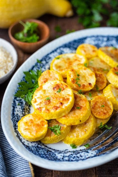 How does Roasted Yellow Squash fit into your Daily Goals - calories, carbs, nutrition
