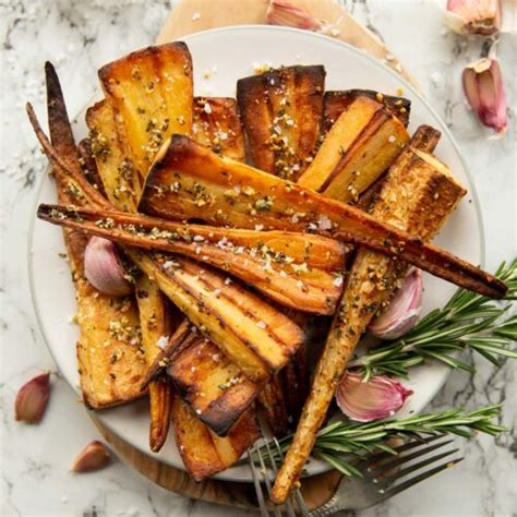 How does SR Roasted Parsnips (33992.27) fit into your Daily Goals - calories, carbs, nutrition