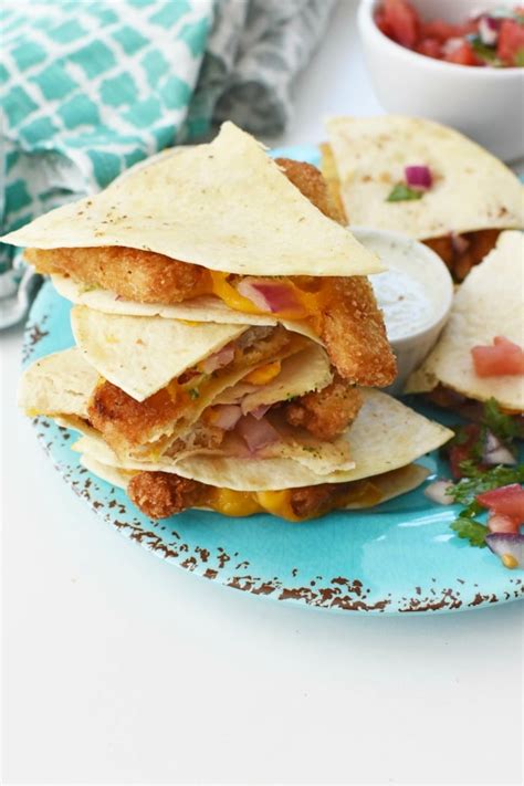 How does Sabores Fish Quesadilla fit into your Daily Goals - calories, carbs, nutrition