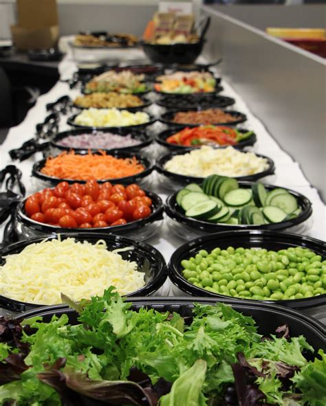 How does Salad Bar - Tomatoes fit into your Daily Goals - calories, carbs, nutrition