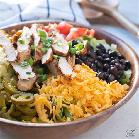 How does Salad Entree Chicken Grilled Southwestern fit into your Daily Goals - calories, carbs, nutrition