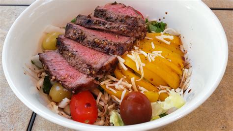 How does Salad Entree Steakhouse Blackened Action fit into your Daily Goals - calories, carbs, nutrition