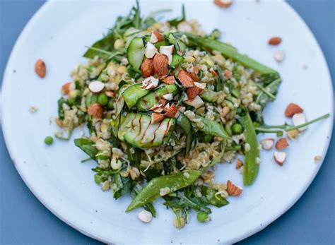 How does Salad Entree Sweet Pea Freekeh fit into your Daily Goals - calories, carbs, nutrition