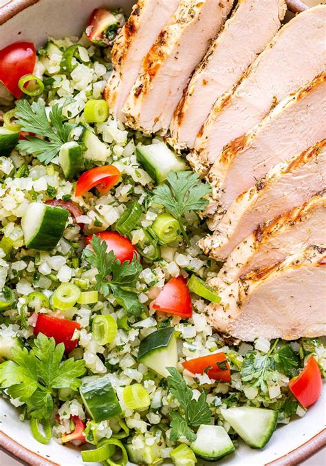 How does Salad Entree Tabbouleh Grilled Chicken fit into your Daily Goals - calories, carbs, nutrition