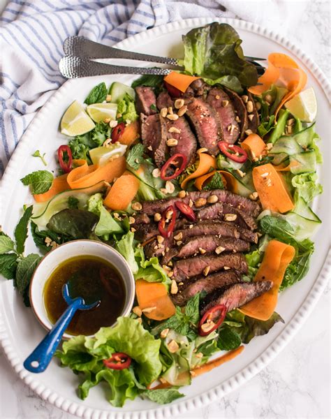 How does Salad Entree Thai Beef fit into your Daily Goals - calories, carbs, nutrition